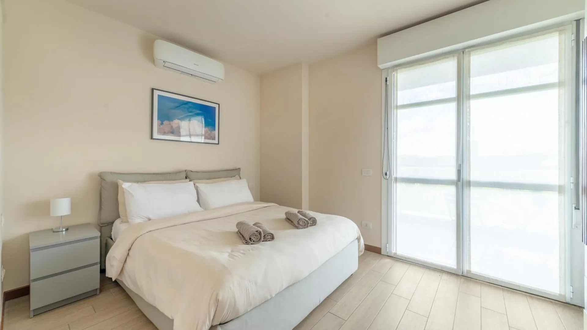 Contacten van Cos54 - Exclusive Apartment -